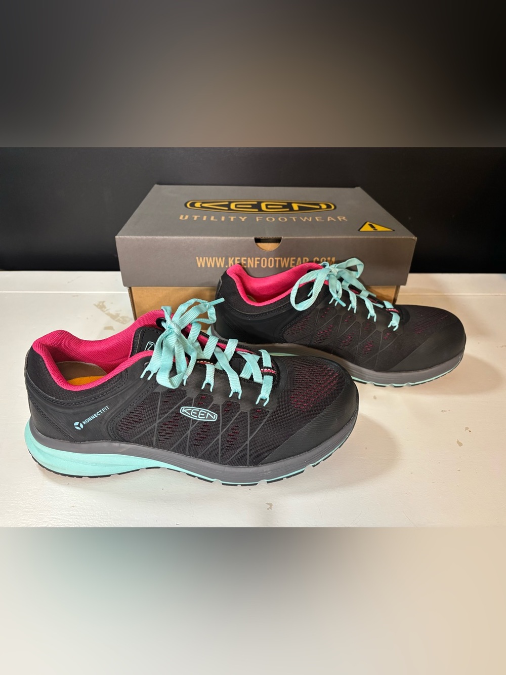 NEW 9.5 Women's Keen Utility Vista Energy Composite Toe Industrial Work Shoes